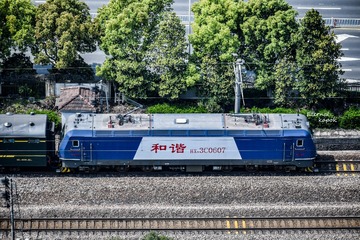 512856