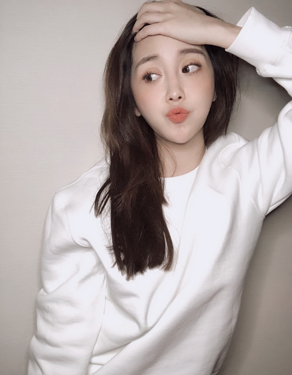 嘿嘿- 戴较瘦divanna - 图虫