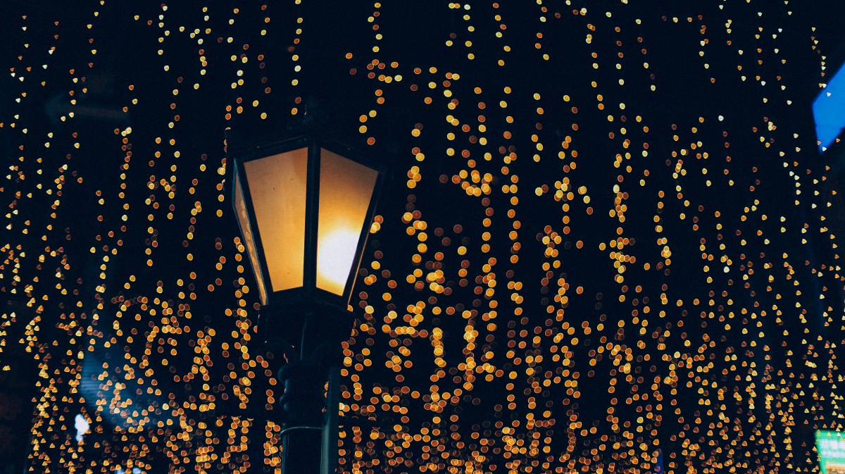 灯火阑珊霓虹璀璨