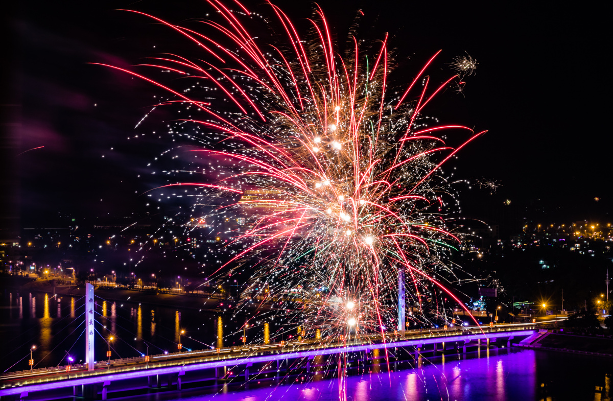 生命的绽放,除夕烟花