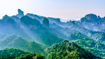 晨曦中的丹霞山