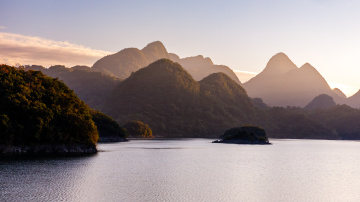 清远。桃花湖。山水画