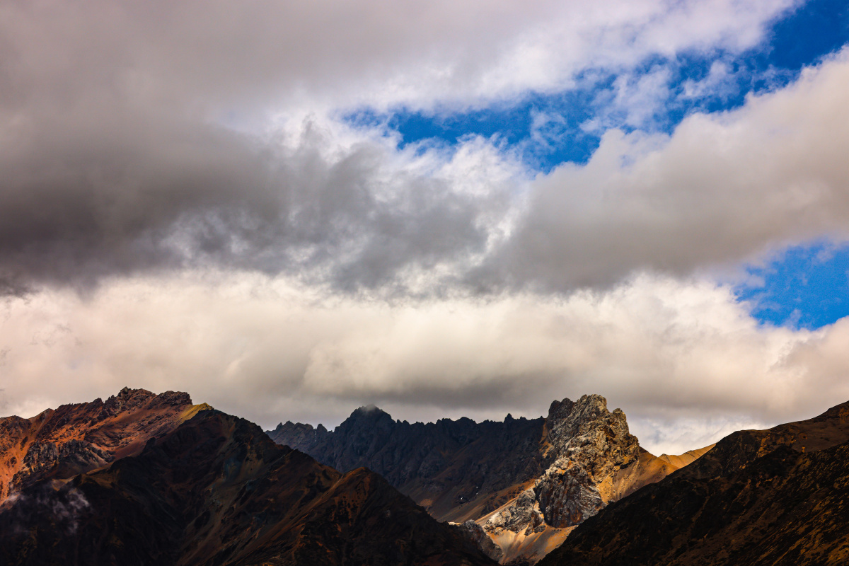 云岭山脉玄武岩地貌
