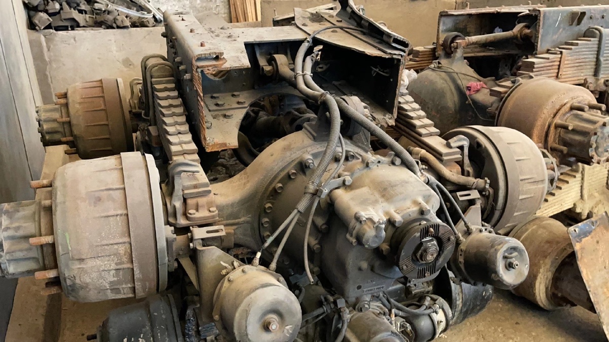 广汽日野700拖头后桥