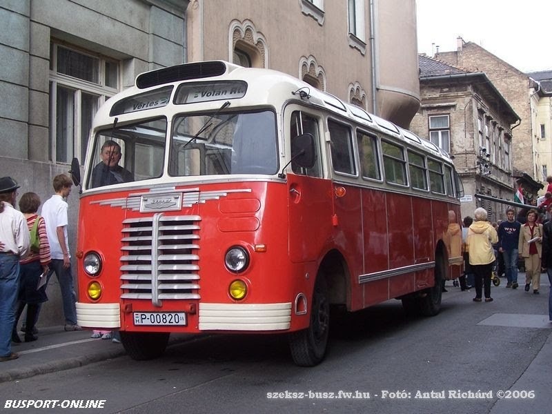 异域风情伊卡路斯客车