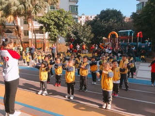 605042