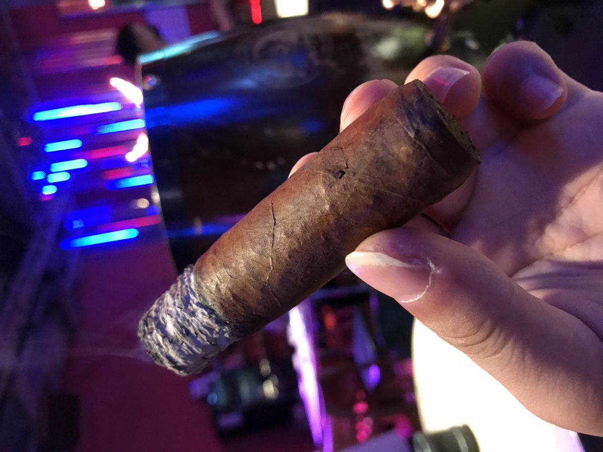 一支雪茄最大的光环是被被抽到没发再抽