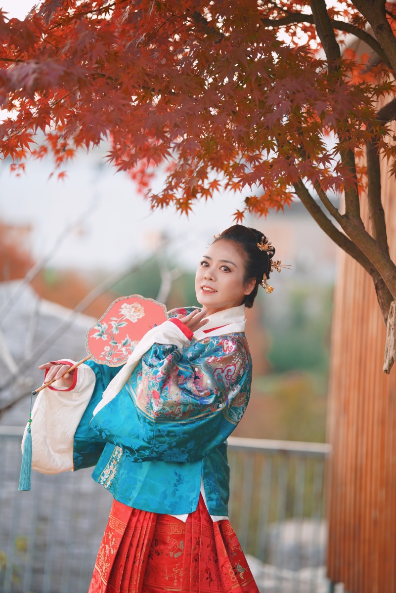 老年人也可以穿汉服明制汉服更显气质