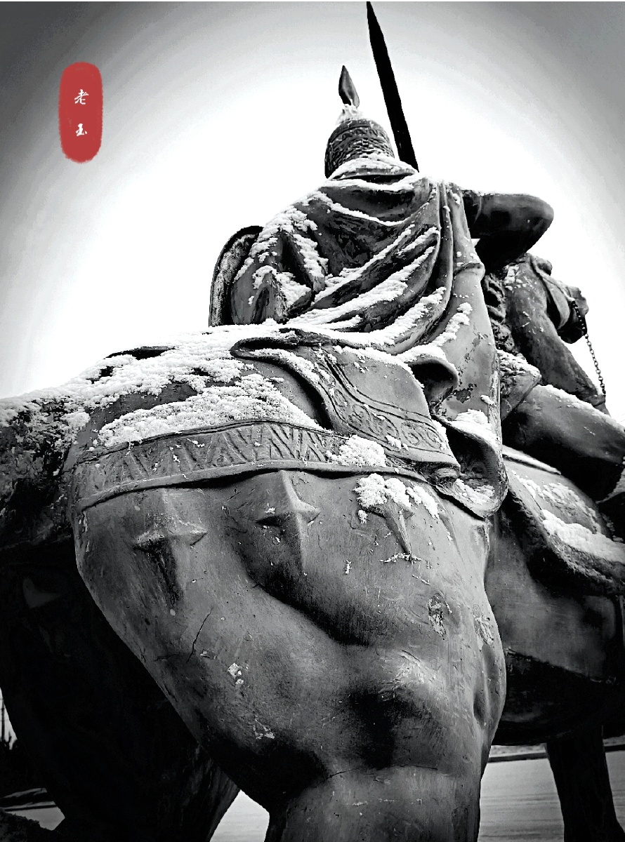 风雪行将军威武战马彪悍朝著胜利的曙光前进