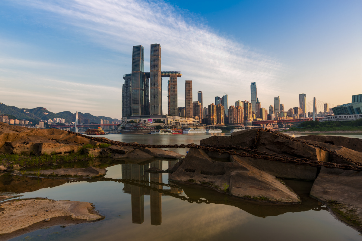 余晖下的重庆两江汇