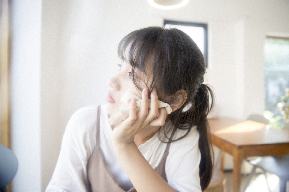 拍完客片午后休息时来一组可爱的小助理清纯照