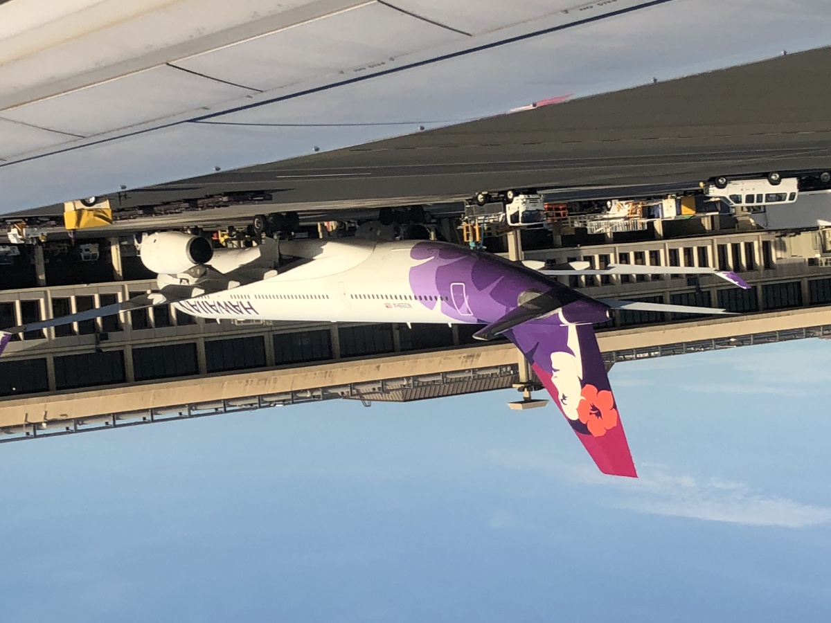 夏威夷檀香山国际机场一瞥.