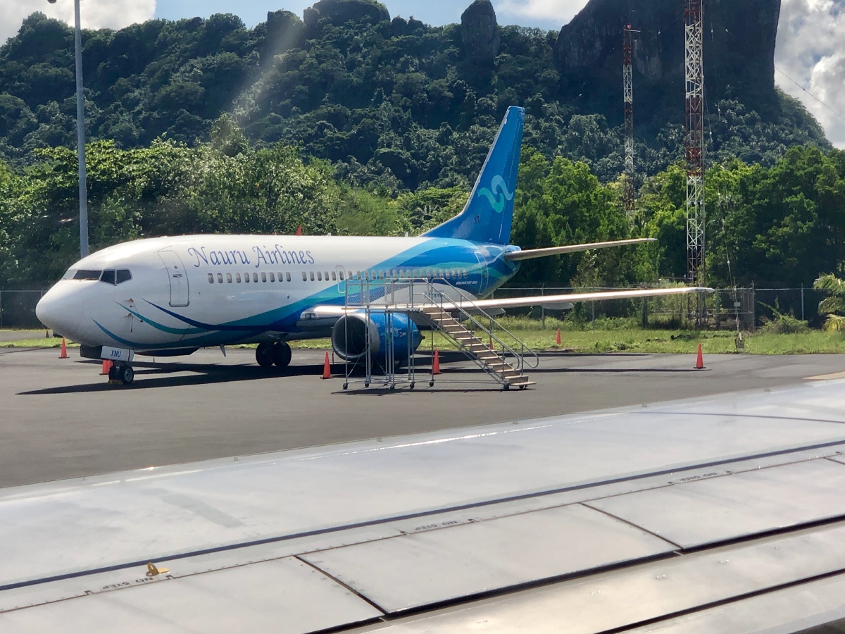瑙鲁航空波音737客机在密克罗尼西亚联邦波纳佩机场, - flying4ever
