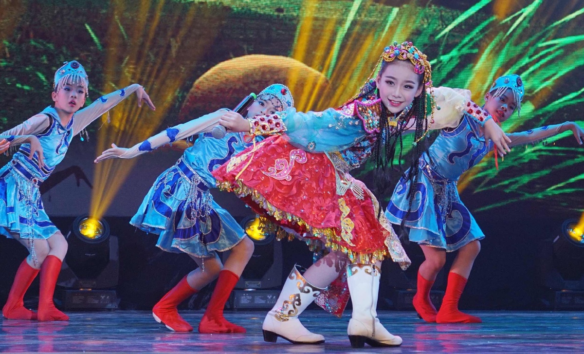 孩子们的精彩表演