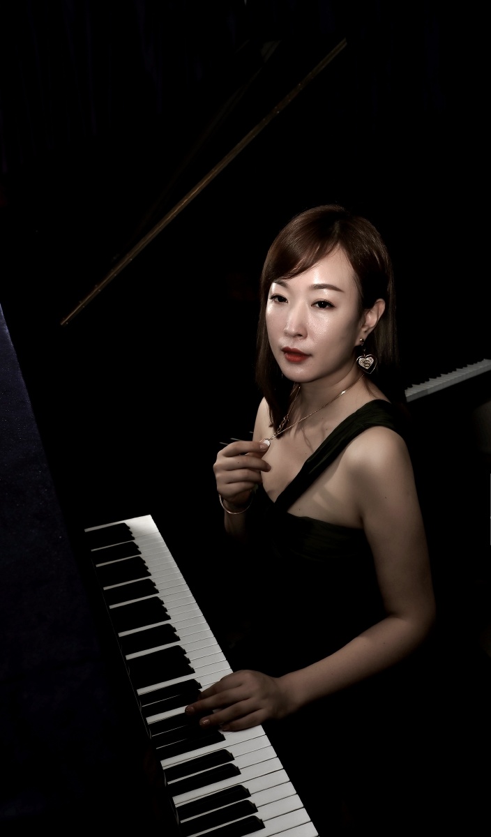 钢琴女