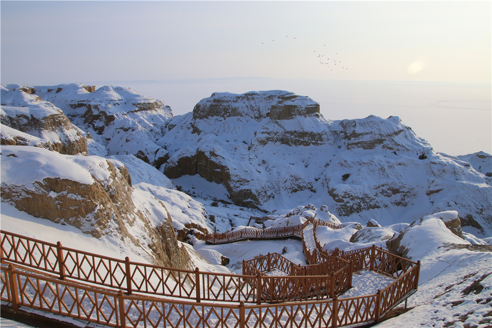 新疆福海县 海上魔鬼城冬季风光 - 我是姜姜a - 图虫