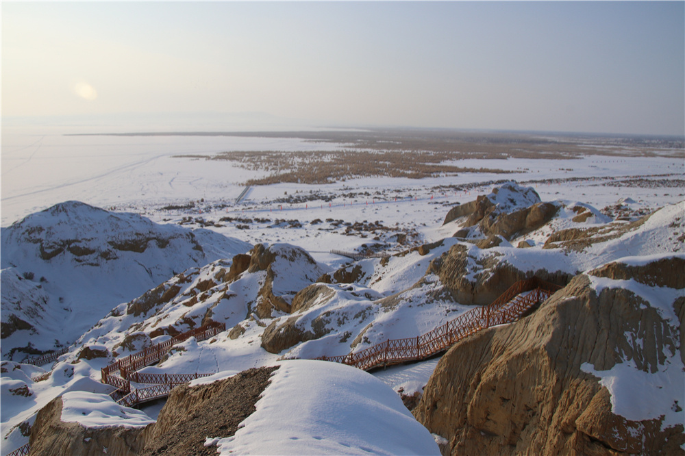 新疆福海县海上魔鬼城冬季风光