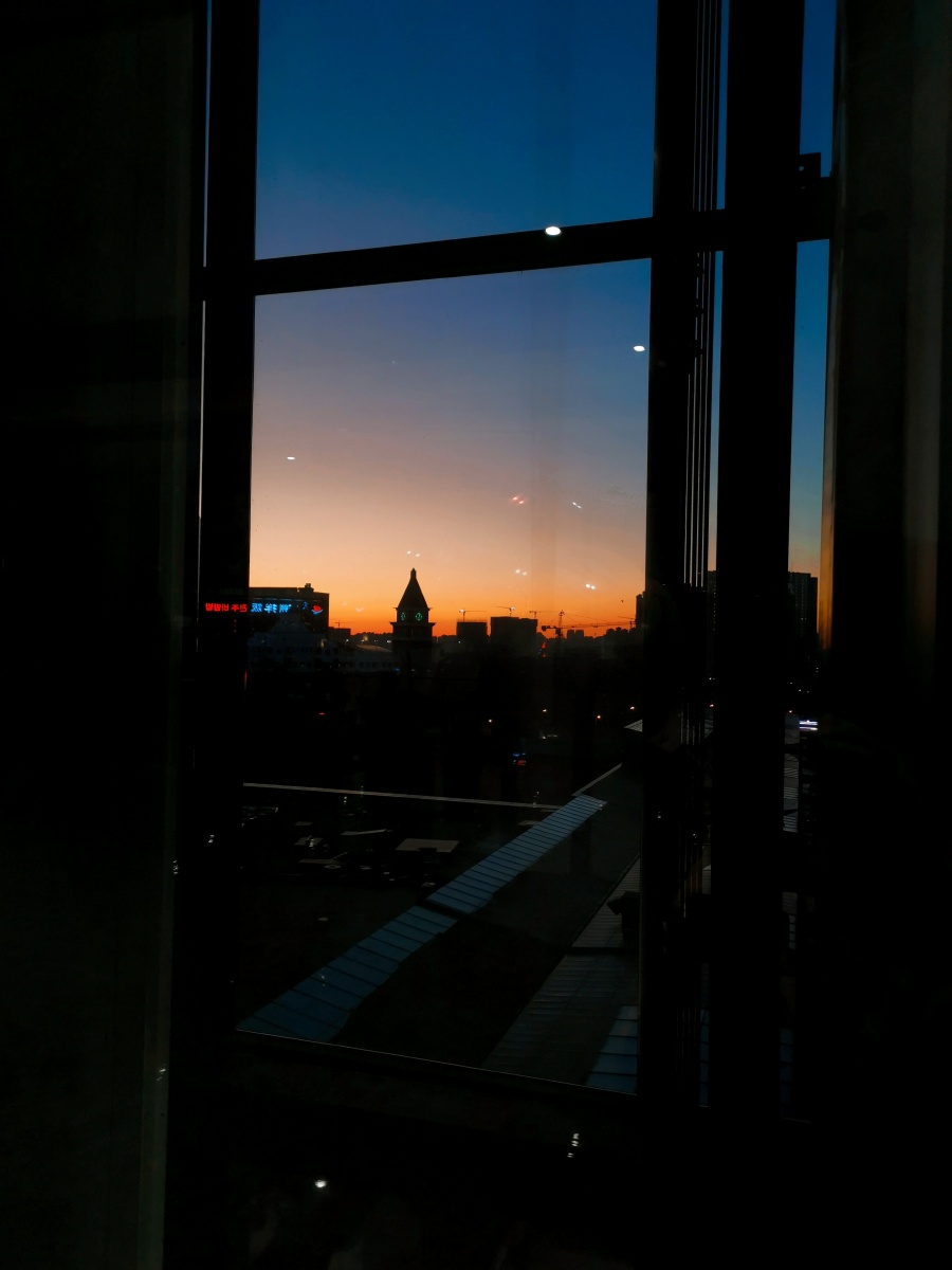 关于下午六点的日落