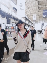 1908279