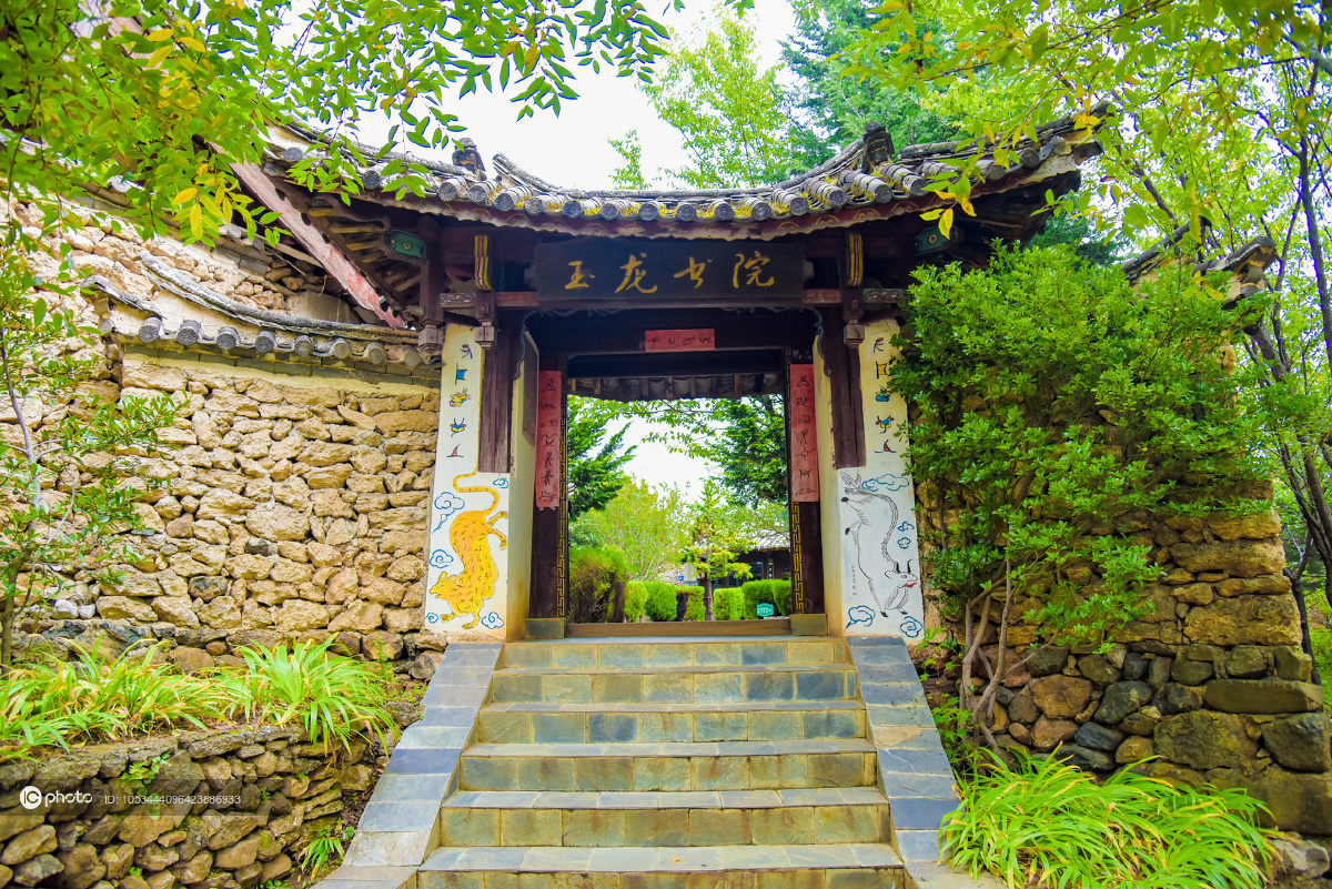 独家云南丽江玉湖村玉柱擎天风景区秋天绿意盎然