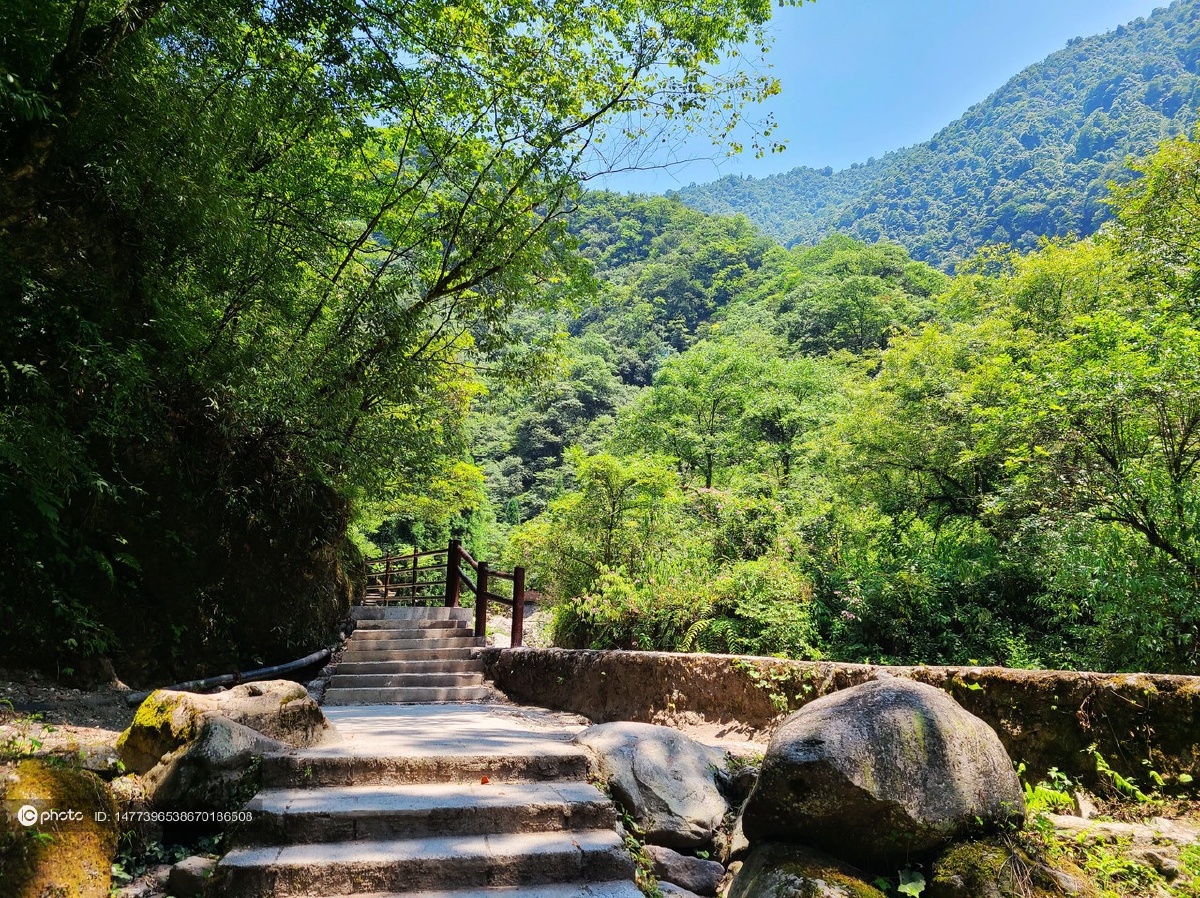 独家西岭雪山大飞水景区