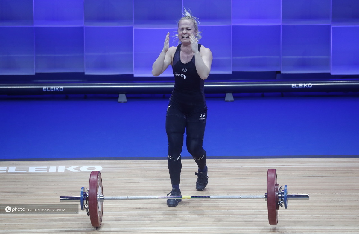 2021年举重欧锦赛暨东京奥运会资格赛女子55公斤级决赛卡米拉科诺托普