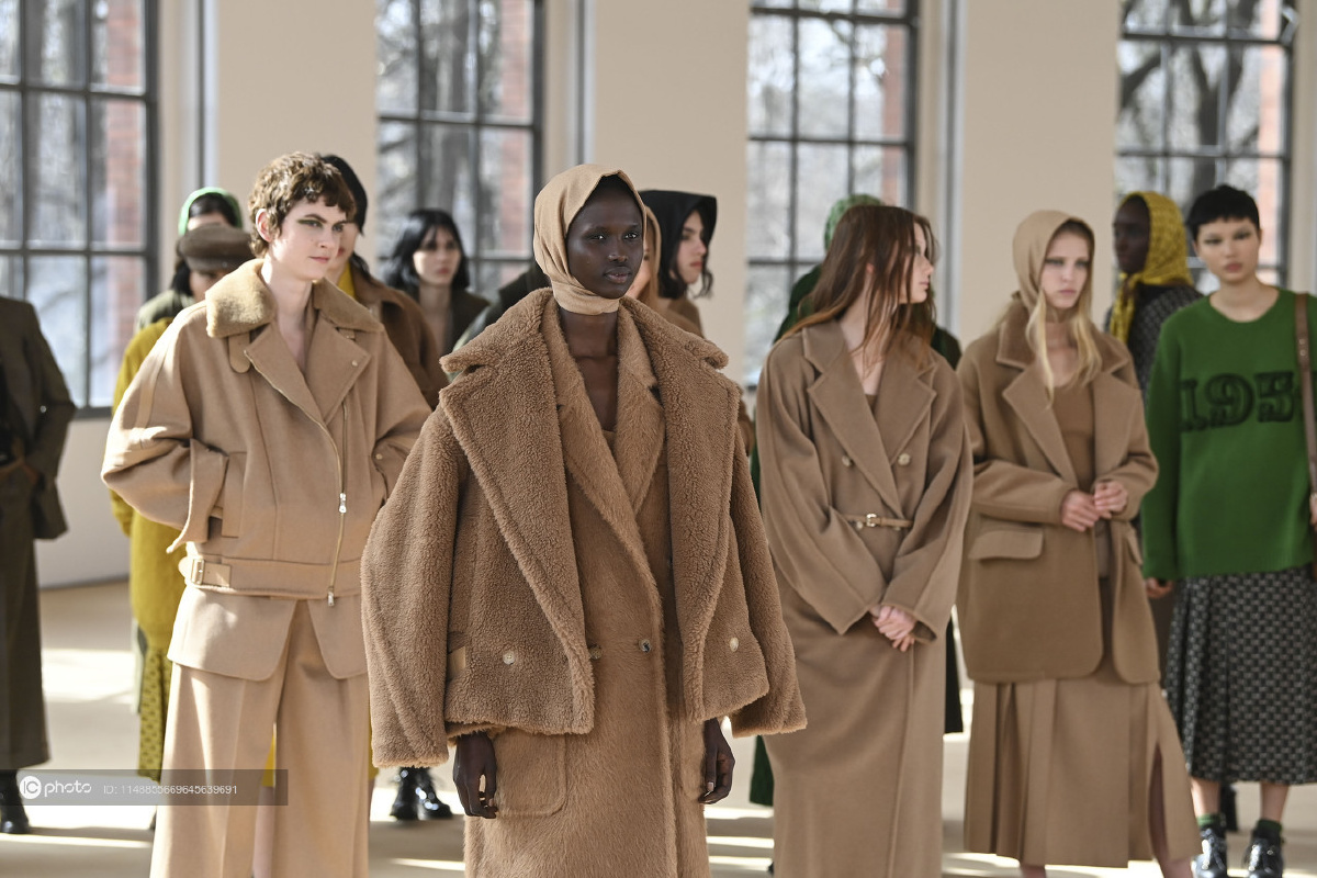 2021秋冬米兰时装周maxmara秀场布置