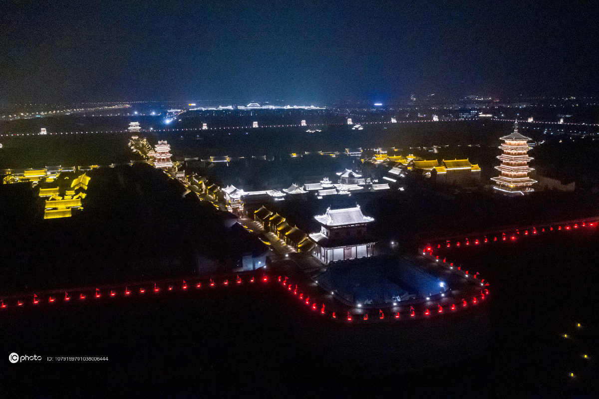 独家明代太原古县城正式亮灯古建筑搭配虚拟现实再现650年前晋阳古城