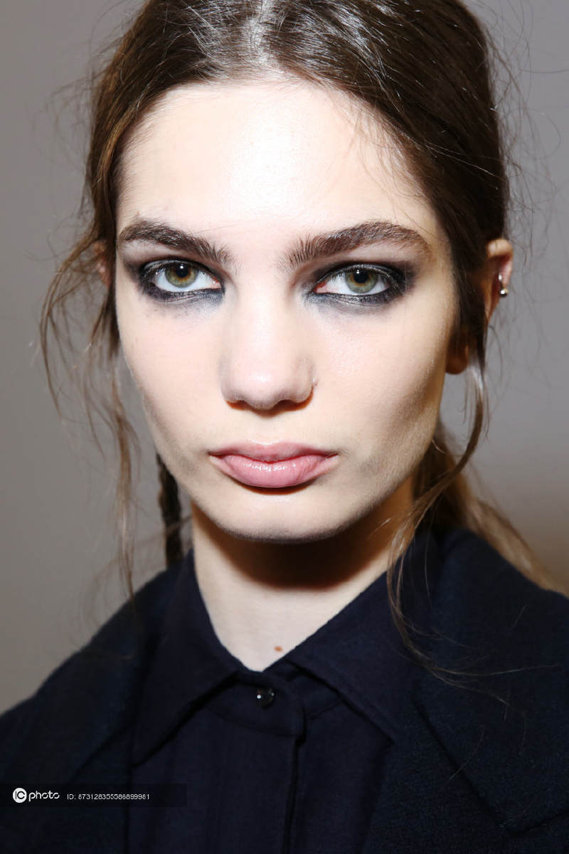 米兰2020秋冬时装周maxmara妆容