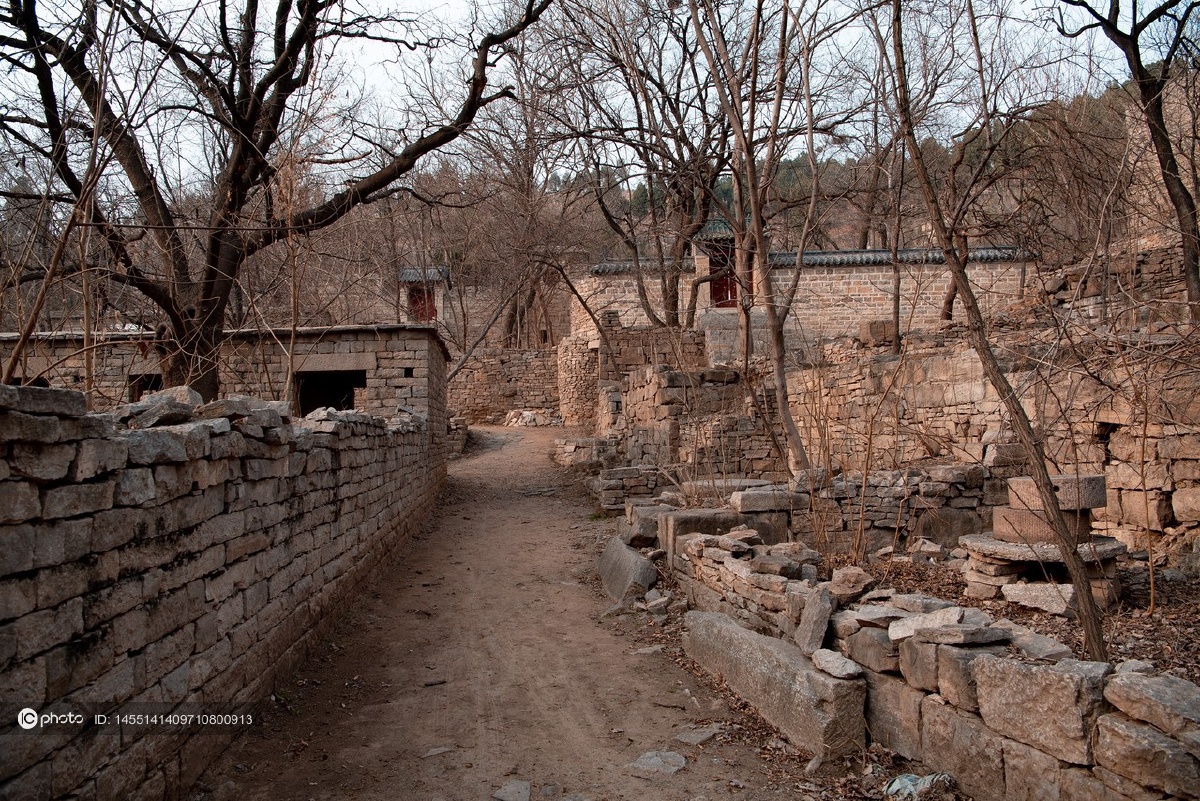 独家:实拍济南长清区石头古村落贤子峪,大山里原生态明清风貌建筑群