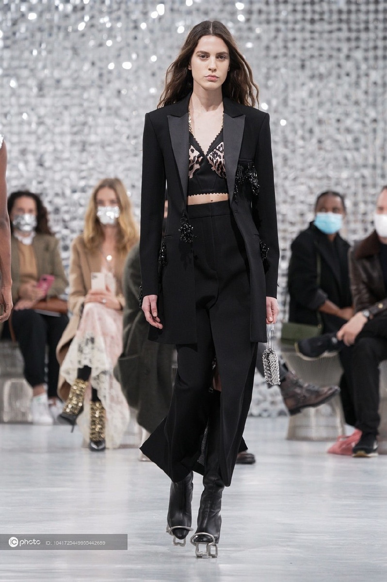 巴黎2021春夏时装周pacorabanne