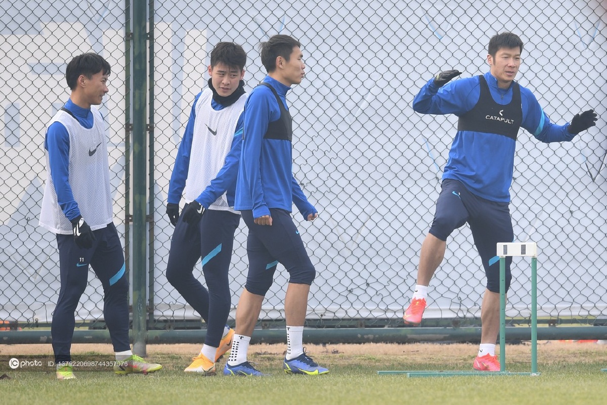 2021中超联赛第22轮前瞻河南嵩山龙门备战训练