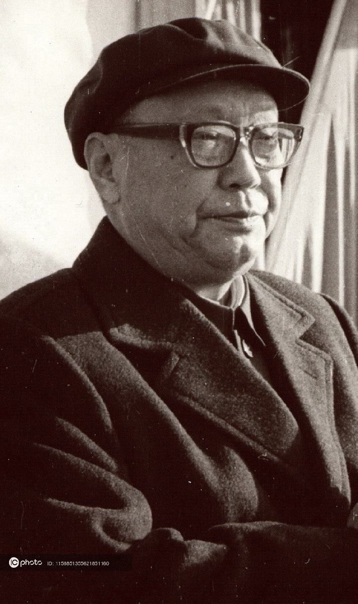 建党百年人物乌兰夫