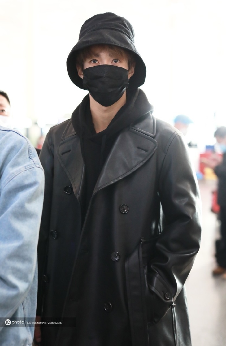 11月11日 ·阅读2 ic_photo 关注 北京,岳明辉现身机场.