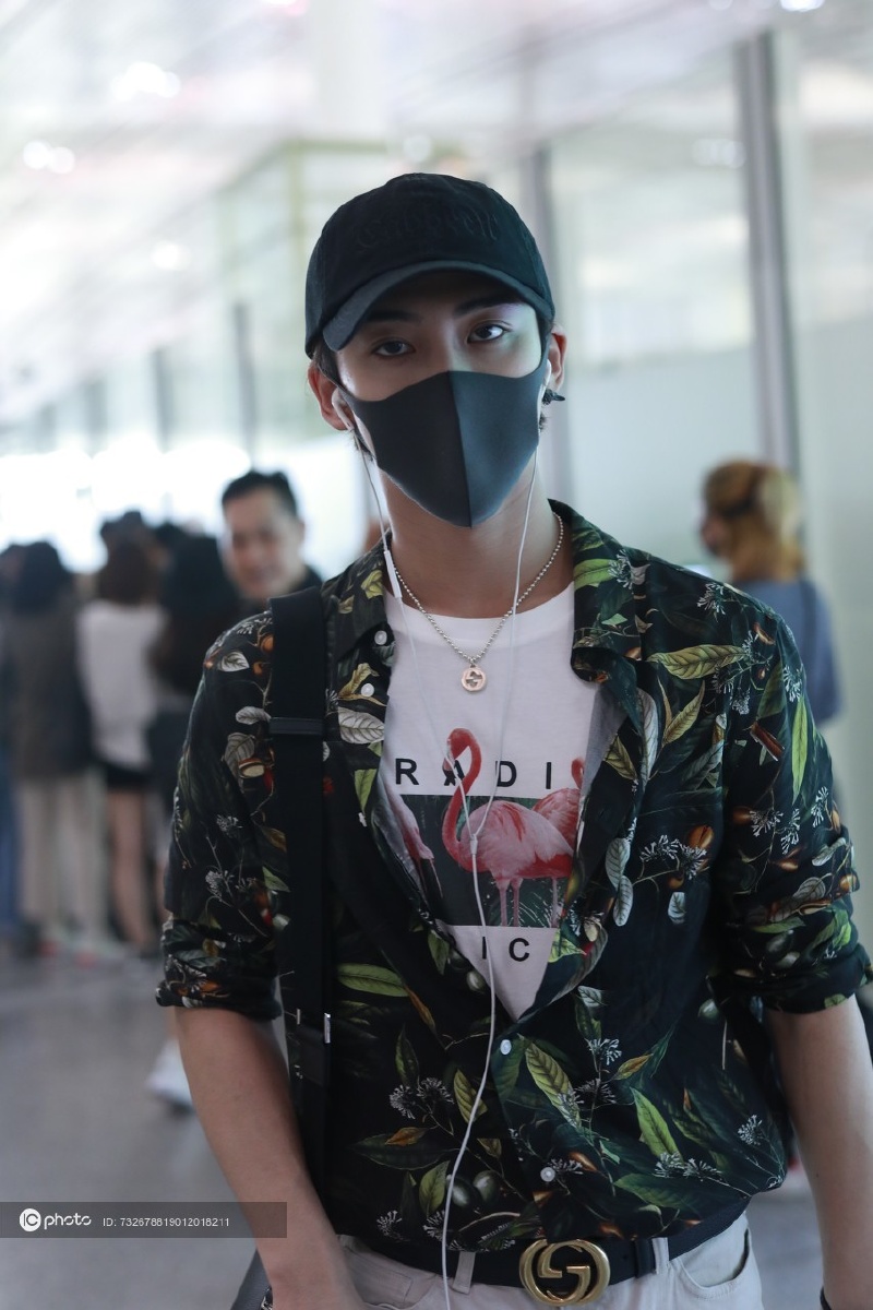 独家乐华七子next丁泽仁身穿火烈鸟夏日感十足眼神清澈亭亭玉立