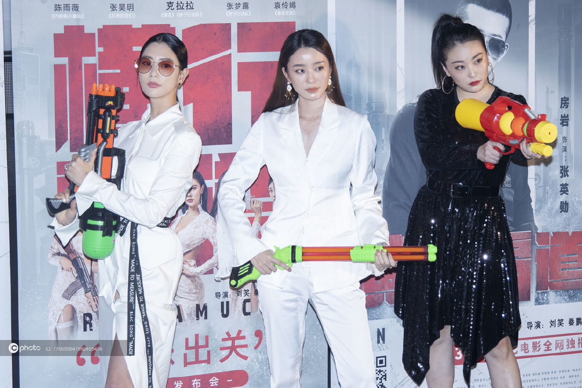 火爆动作大片《横行霸道》 女主克拉拉前所未有性感惹眼 - ic_photo