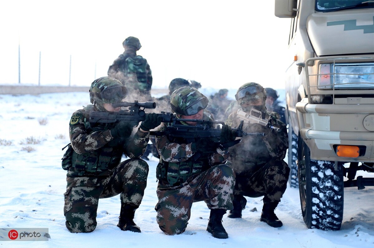 检验和提高武警特战队员在高原高寒环境和复杂地域条件下的综合作战