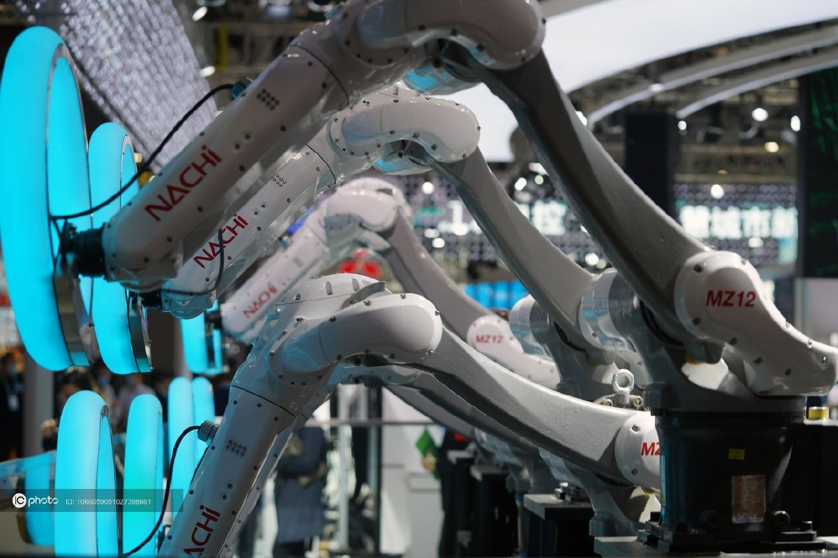 中新社直击第三届进博会技术装备展区知名企业云集