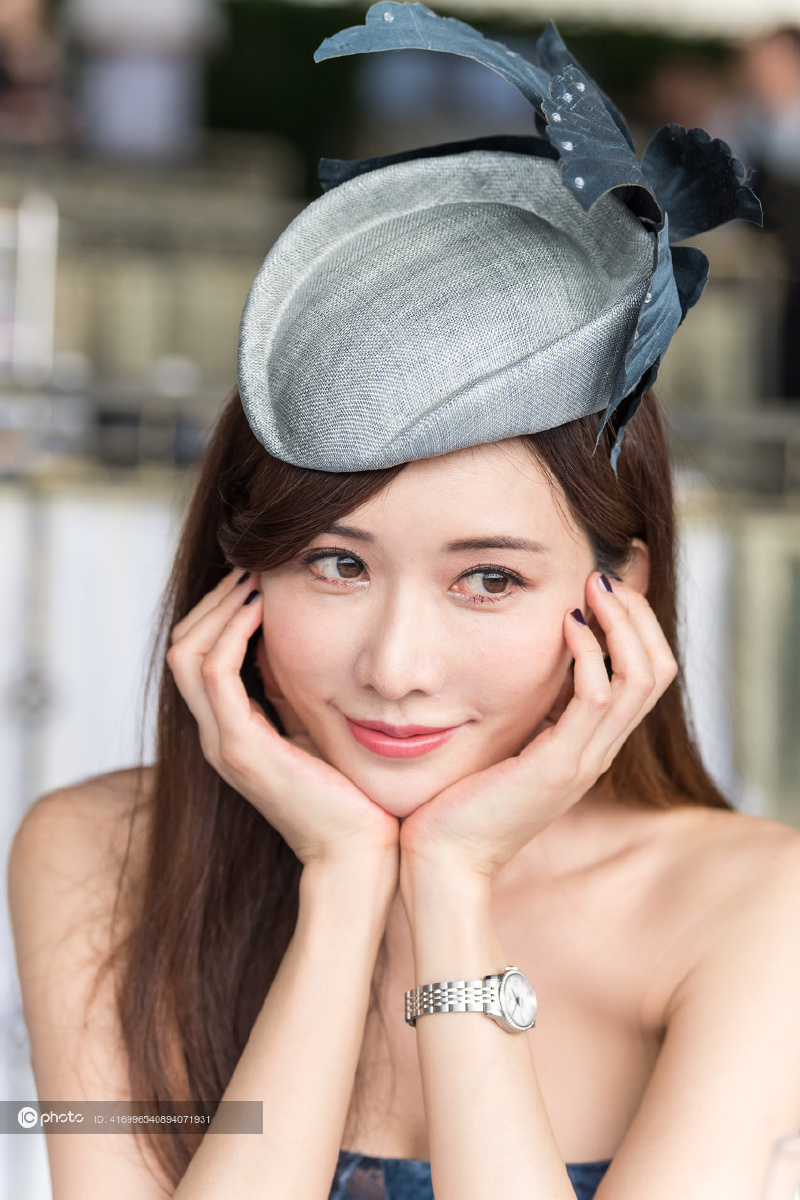 2018上海浪琴环球马术冠军赛第2日林志玲亮相明星看台