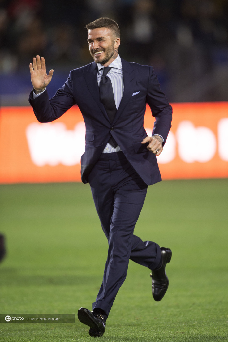 贝克汉姆亮相洛杉矶银河新赛季揭幕战名字登上球场荣誉墙