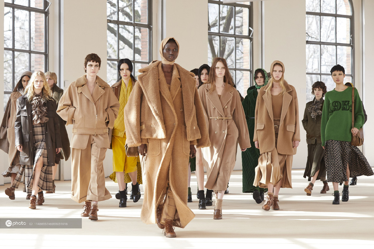 2021秋冬米兰时装周maxmara秀场布置