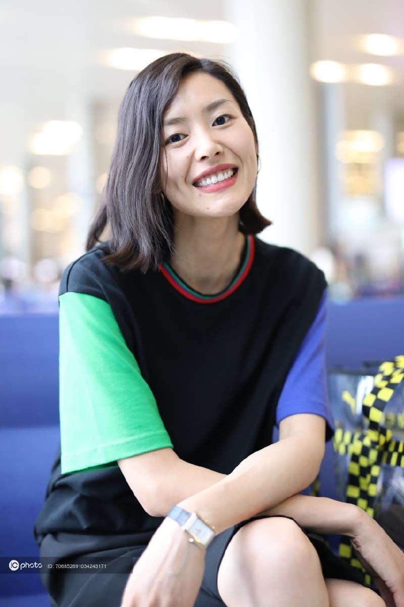 大表姐刘雯斜刘海温婉知性超容超有魅力让人直呼爱了爱了