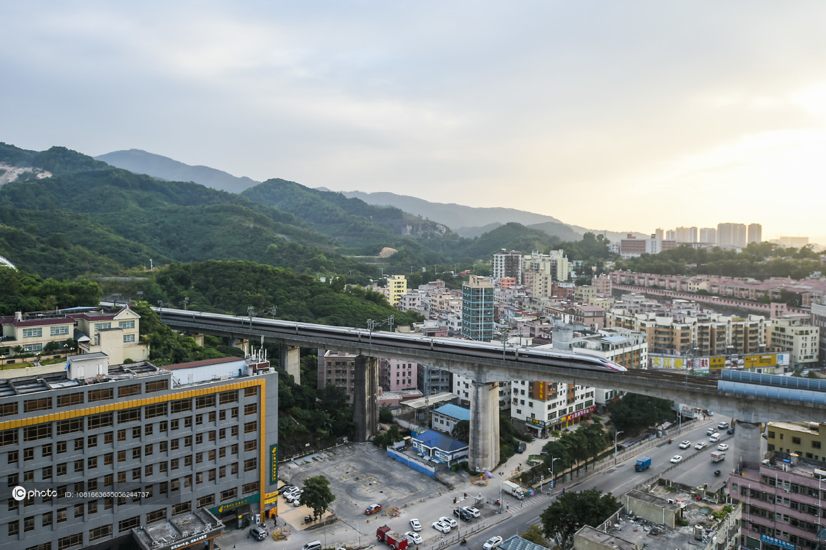 独家高楼大厦多了城中村少了登高看深圳原关外地带蜕变进行时