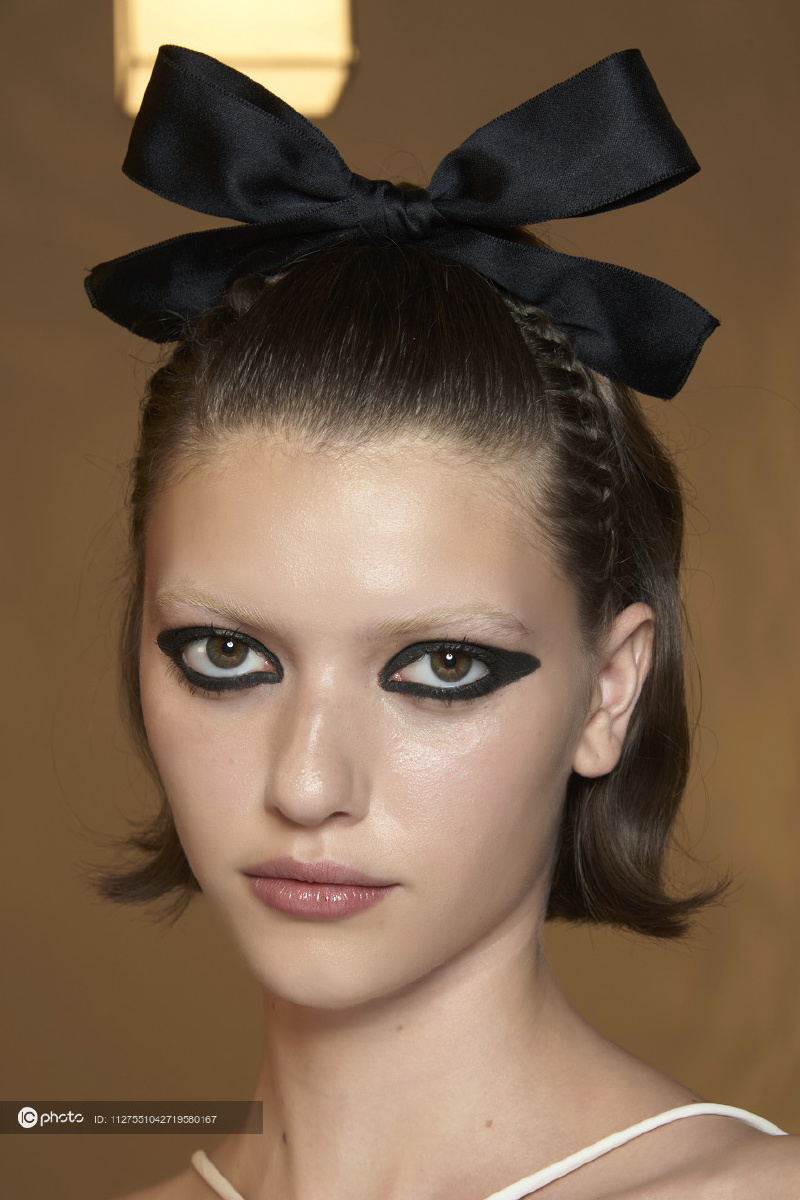 巴黎2021春夏时装周giambattistavalli妆容