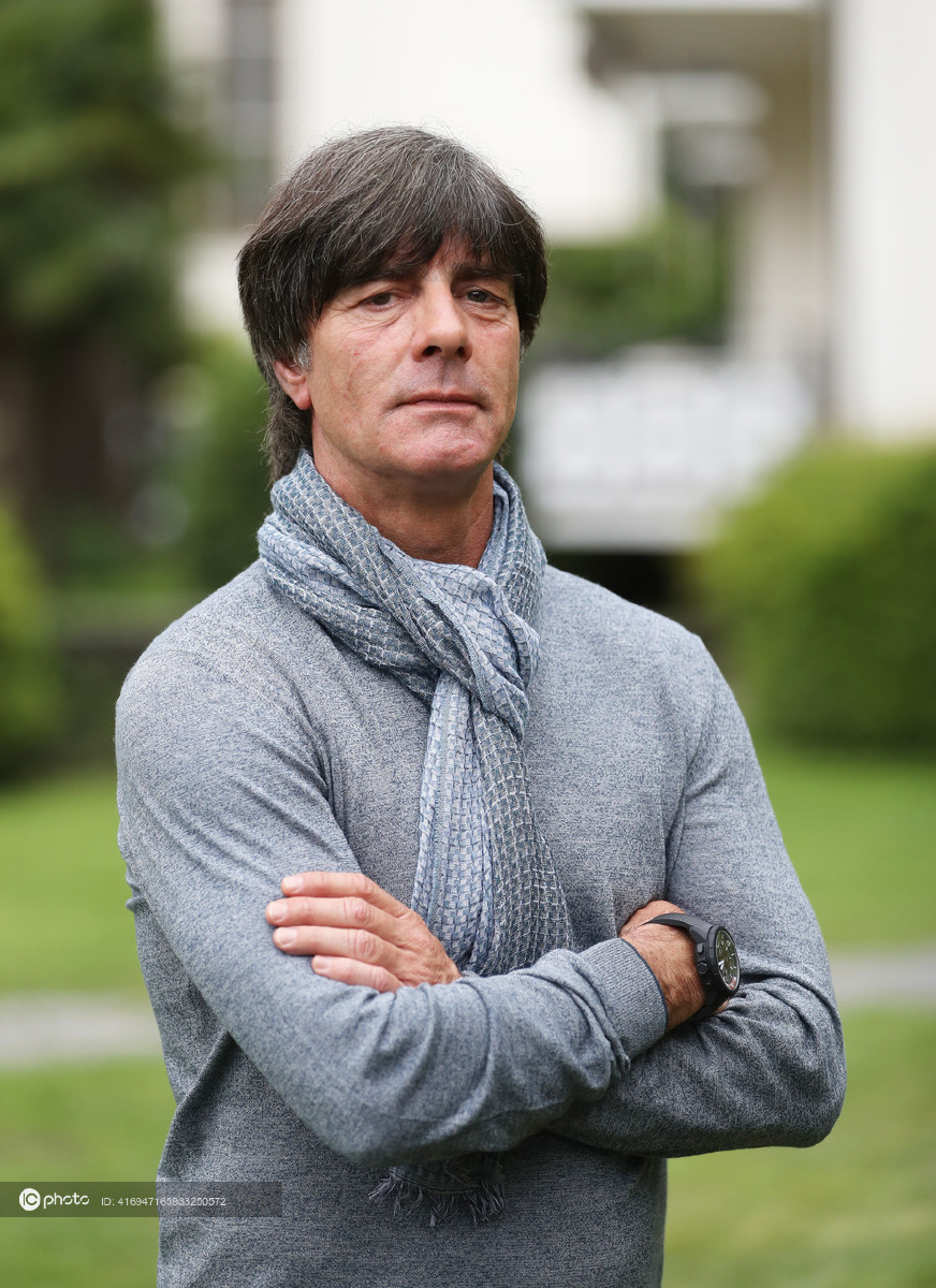 带队卫冕压力大勒夫百变发型诠释男人如酒