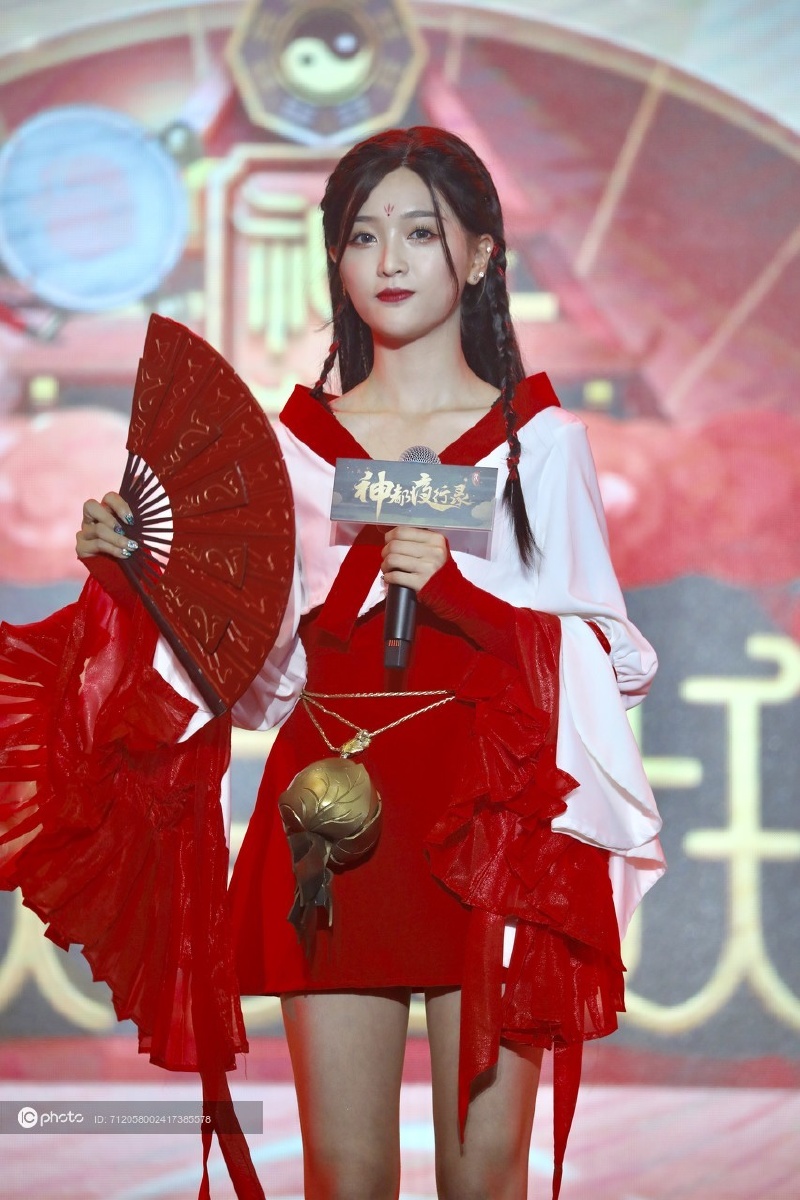 真撕漫女吴宣仪一袭汉服为游戏站台宣传古香古色风韵流香