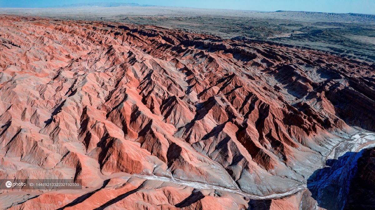 青海柴达木盆地红崖山丹霞地貌