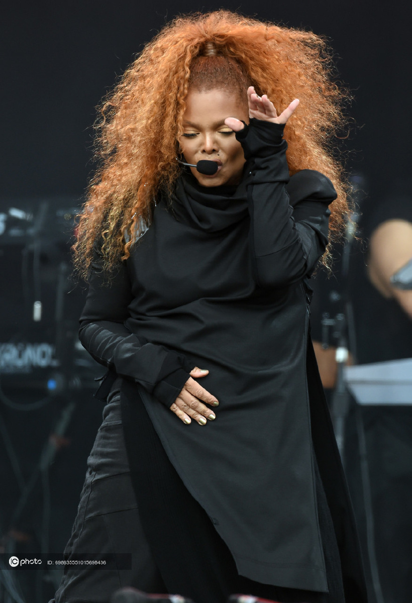 2019 glastonbury音乐节 珍妮-杰克逊"视觉误差"照片仿佛"中毒了"