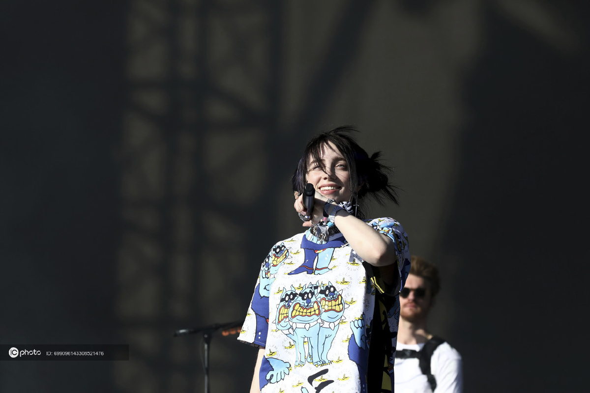 2019glastonbury音乐节碧莉billieeilish全身心投入嗨翻全场