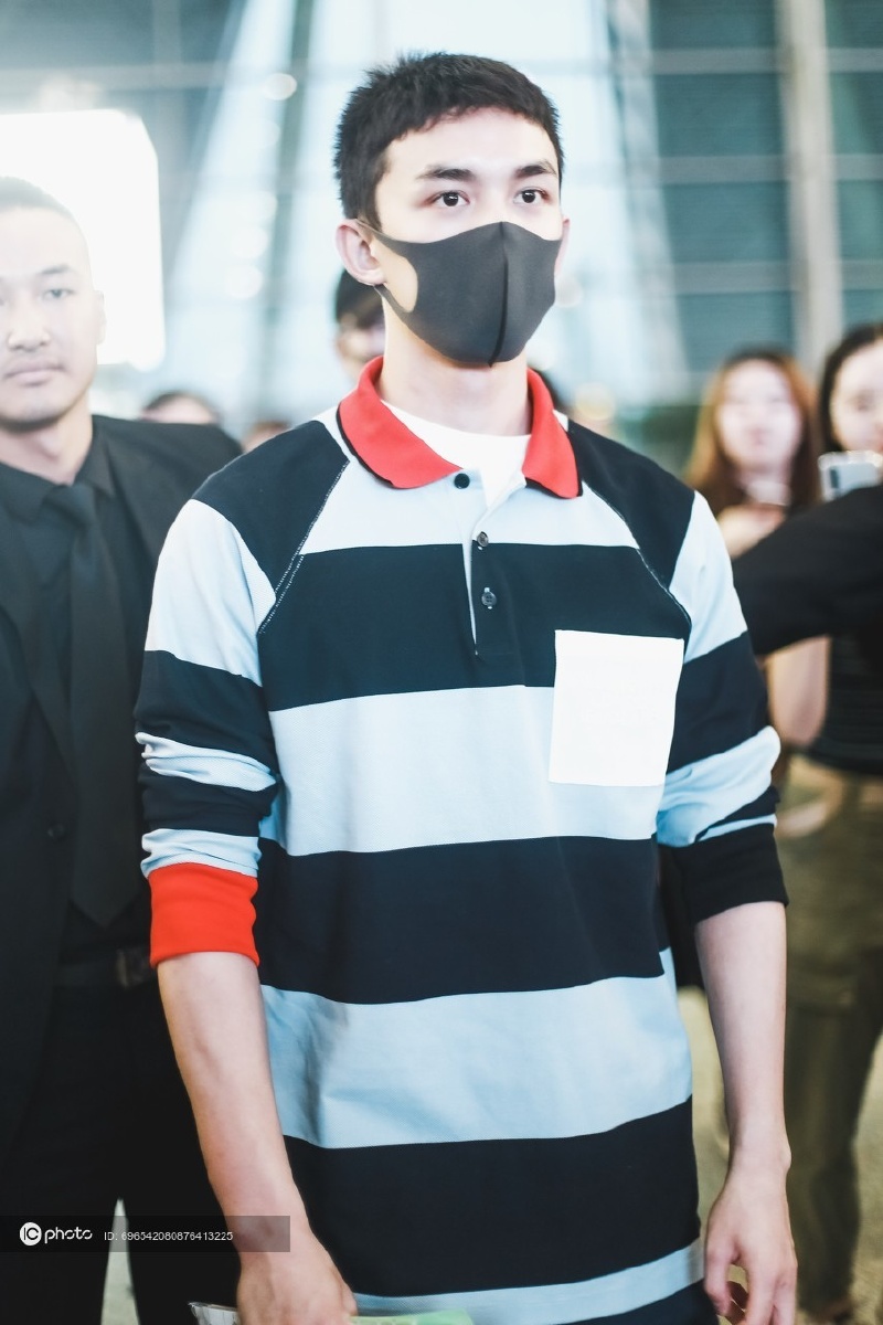 独家吴磊小寸头干净清爽再现小飞流呆萌可爱模样